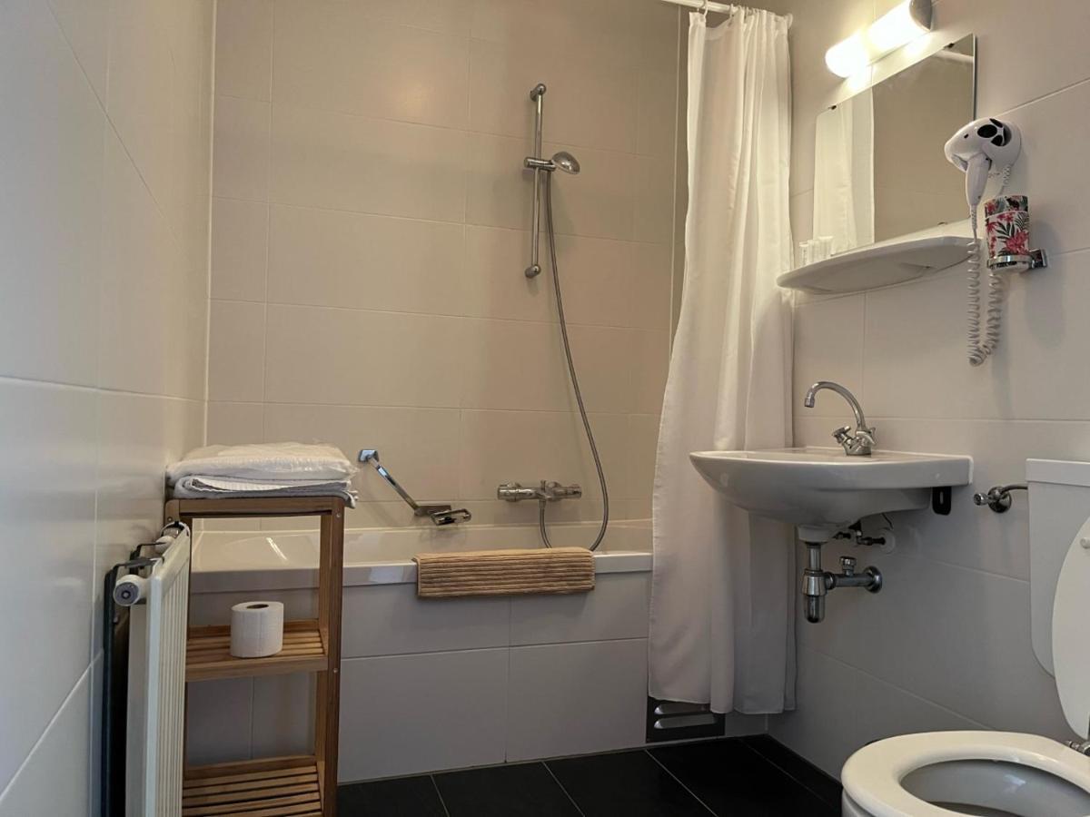 Hotel De Oude Molen フロースベーク エクステリア 写真