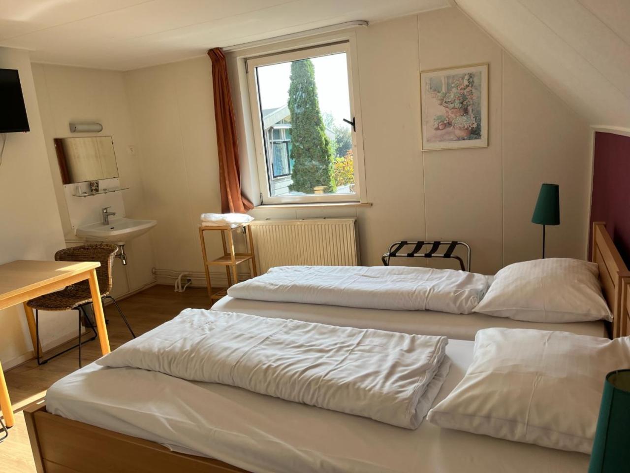 Hotel De Oude Molen フロースベーク エクステリア 写真